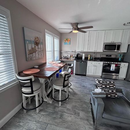 Beach Block Parking Modern Decor Porch Бриґантін Екстер'єр фото
